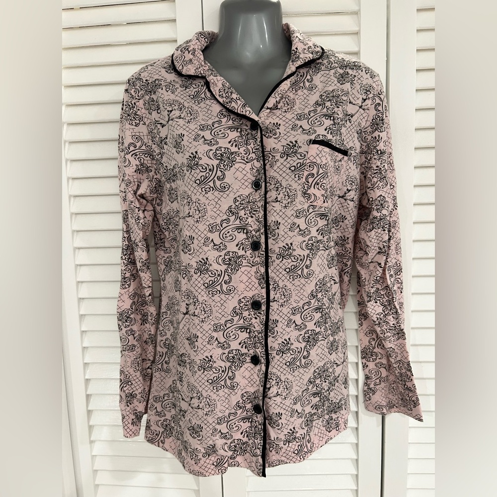 Hillard and Hansen intimates collection - pajama top size medium